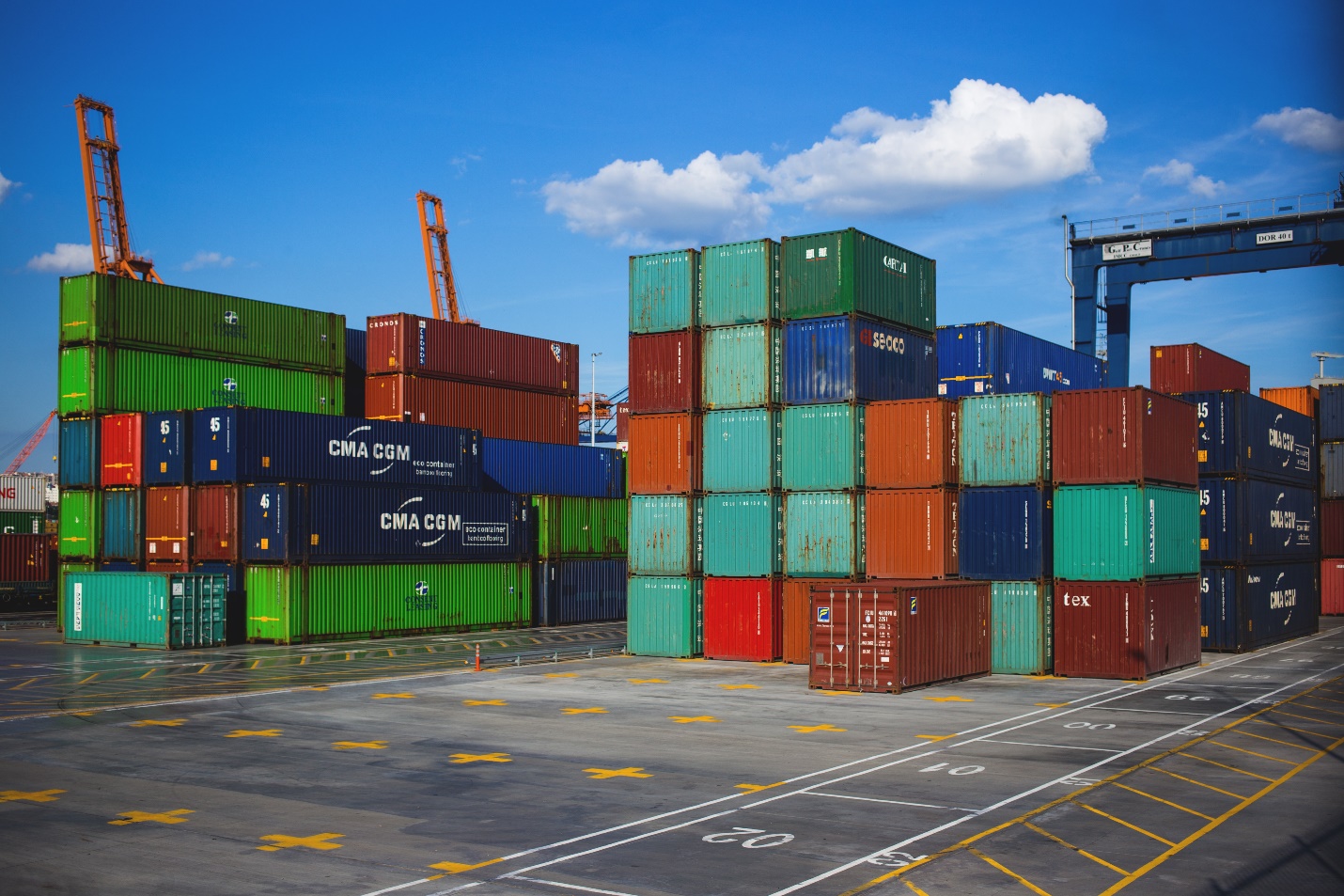 E:\Quality Guest Posts\business-cargo-containers-crate-122164.jpg