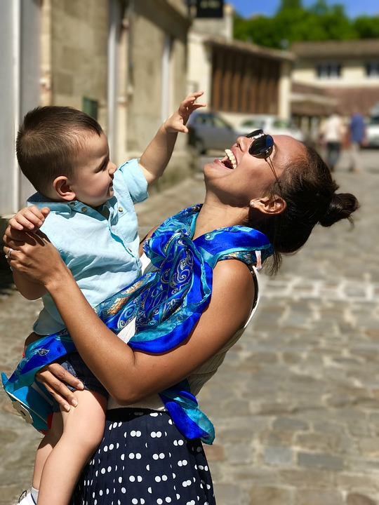 https://pixabay.com/photos/happiness-mother-and-son-woman-2405912/